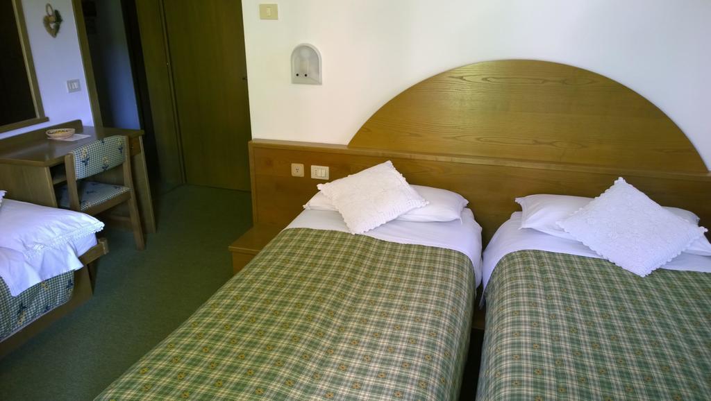La Felce Bed & Breakfast Carisolo Oda fotoğraf