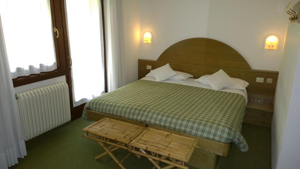 La Felce Bed & Breakfast Carisolo Oda fotoğraf